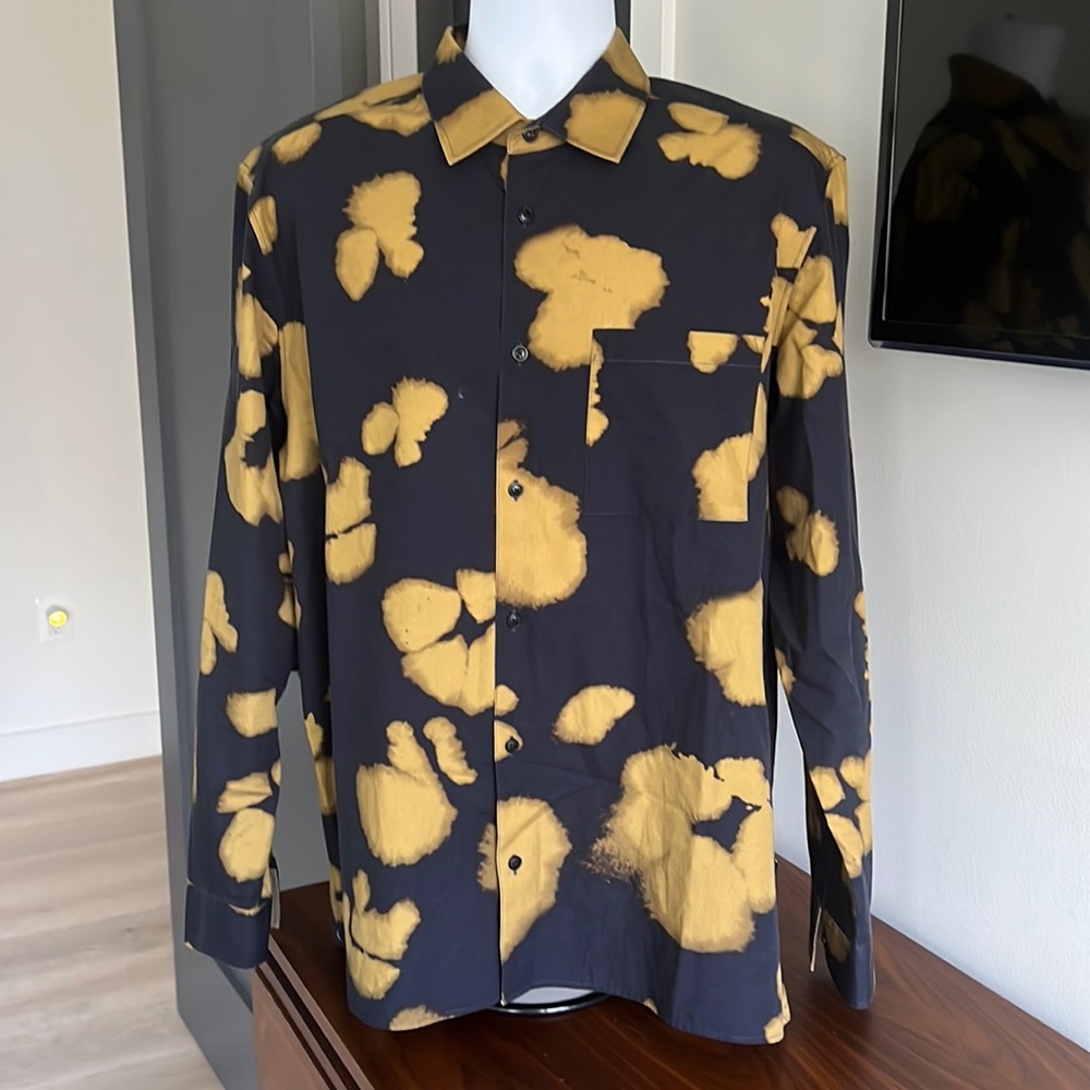 Ted Baker mens shirt. Navy and gold design